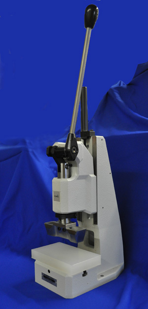 small toggle press